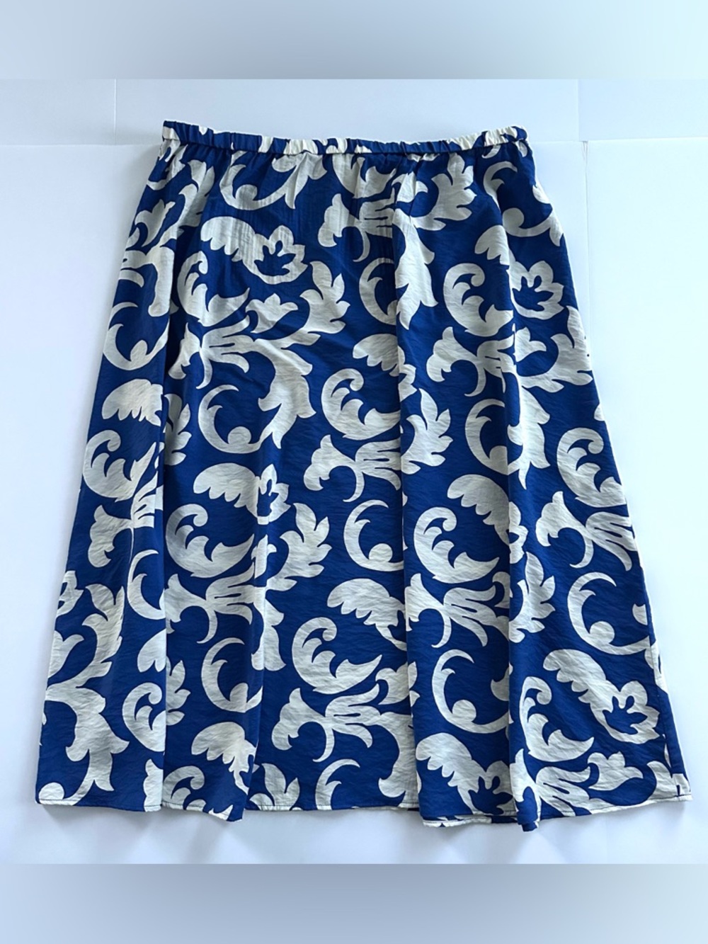 H&M Blue and White A-Line Floral Print Skirt - Picture 2 of 8